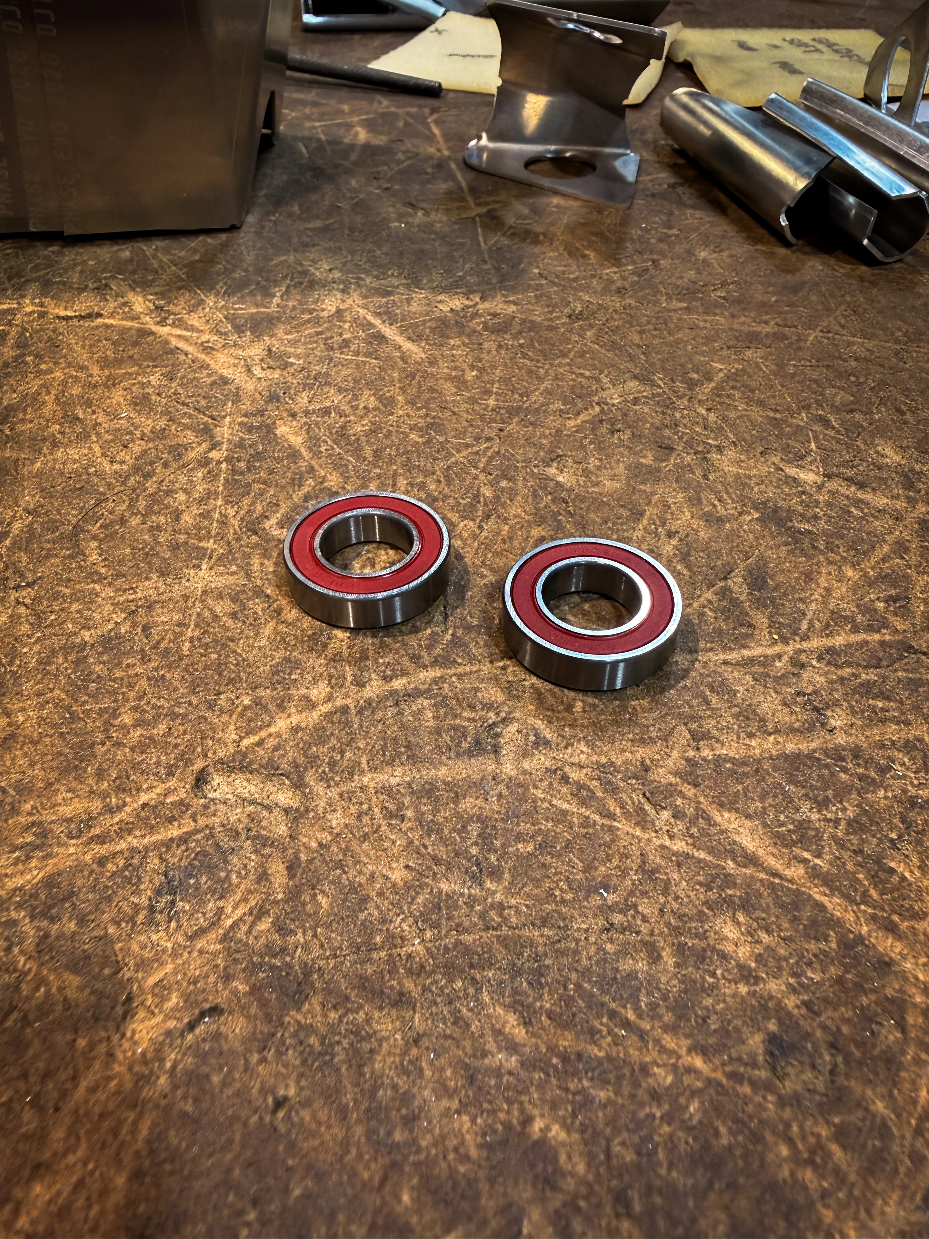 6902RS Main Pivot Bearings