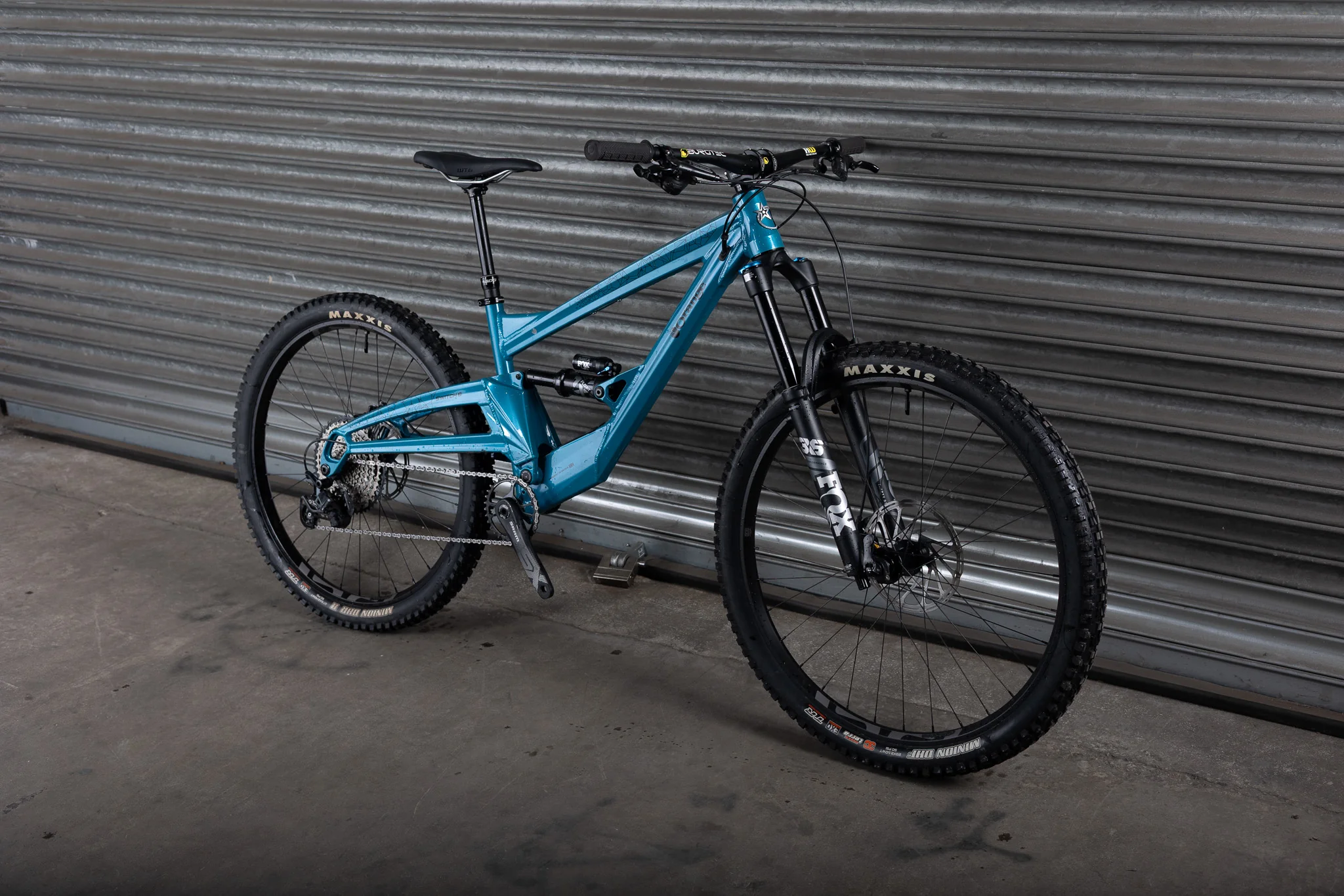 Ex-Demo 2025 Switch 6 Pro, Medium, Yorkshire Teal - Image 2