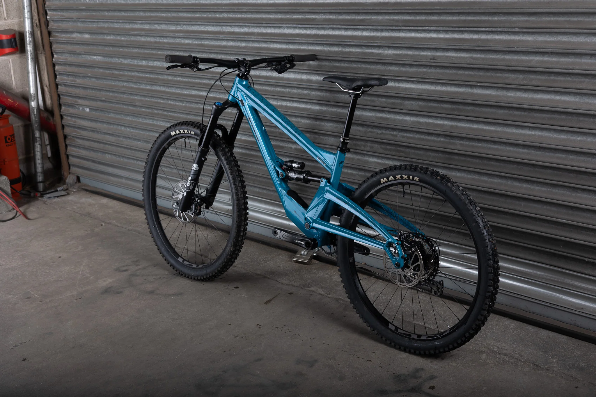 Ex-Demo 2025 Switch 6 Pro, Medium, Yorkshire Teal - Image 7