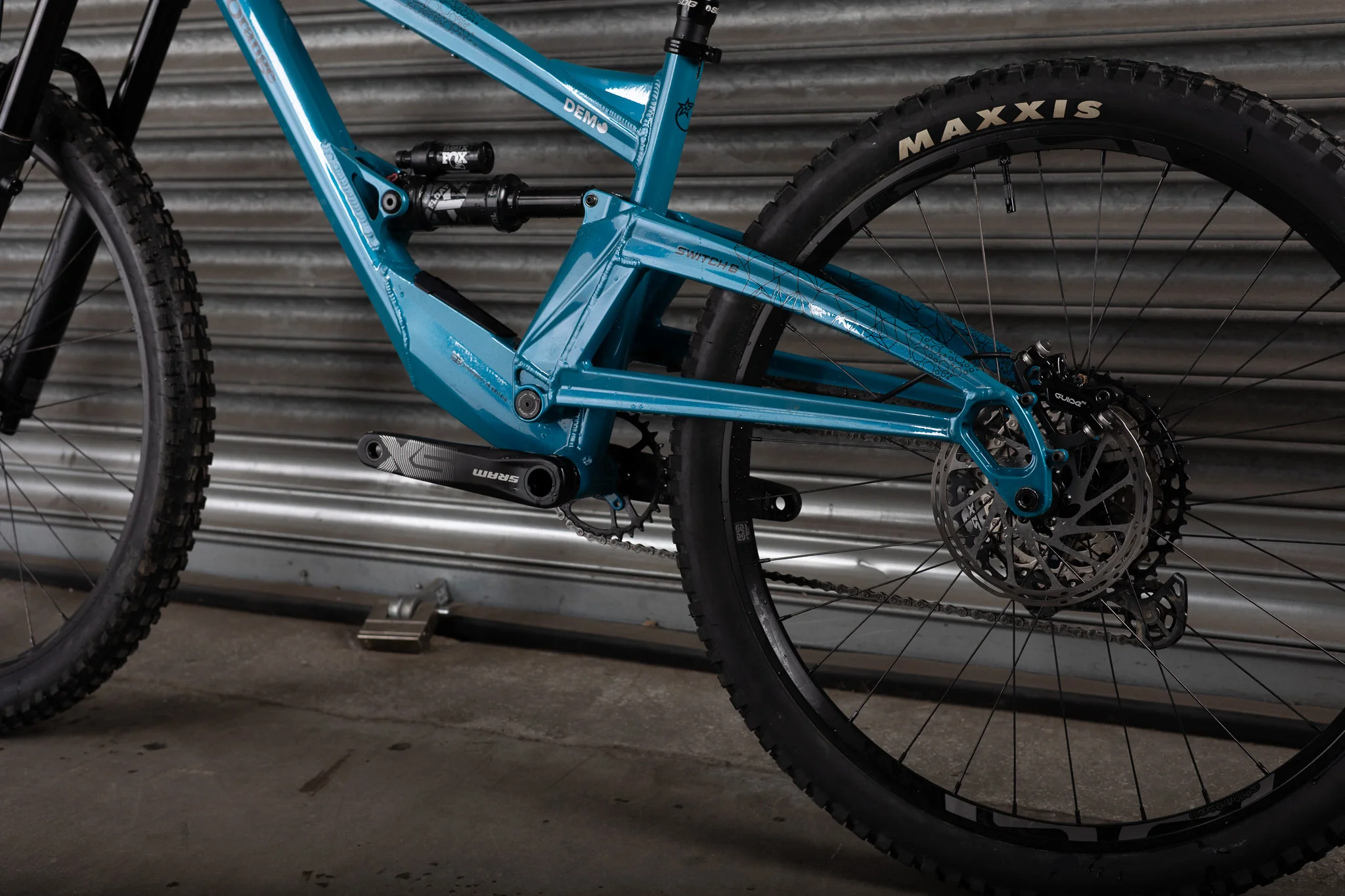 Ex-Demo 2025 Switch 6 Pro, Medium, Yorkshire Teal - Image 8