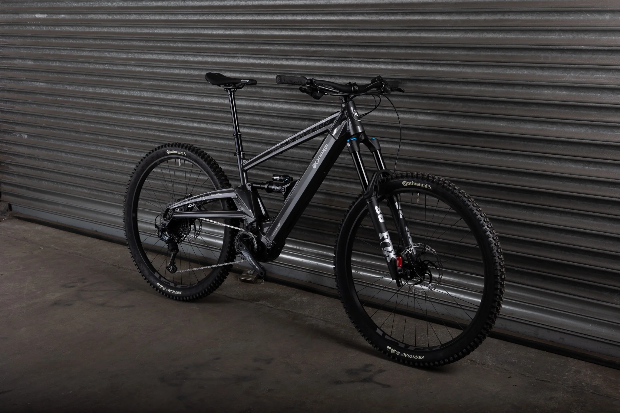 BRAND NEW! Phase Evo 29 Pro, Medium, Charcoal Grey - Image 2